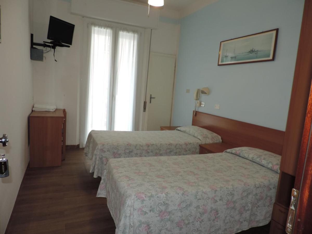 Hotel Liliana Rimini Exteriér fotografie